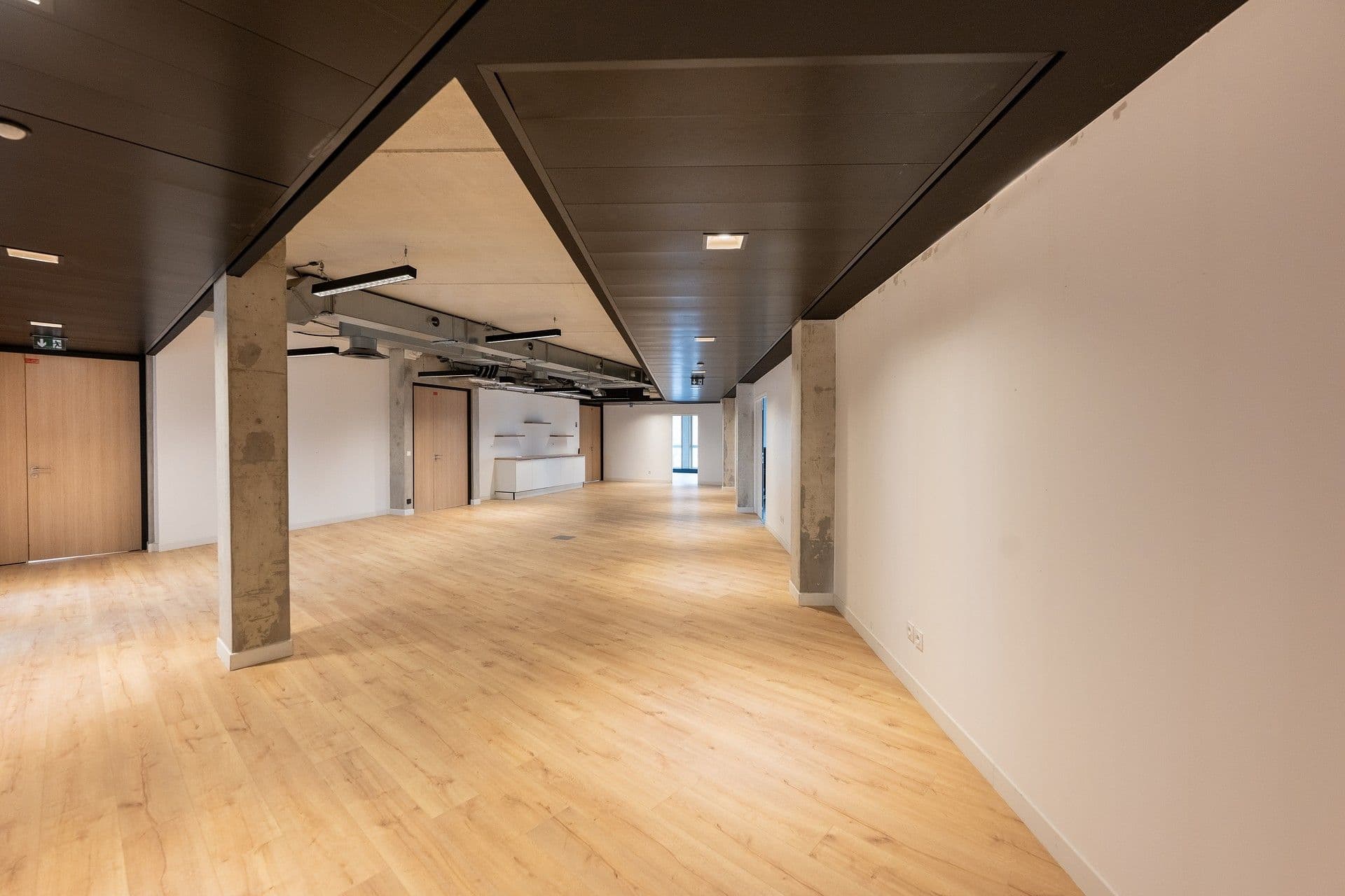 Plateau de bureau indépendant proche de Paris