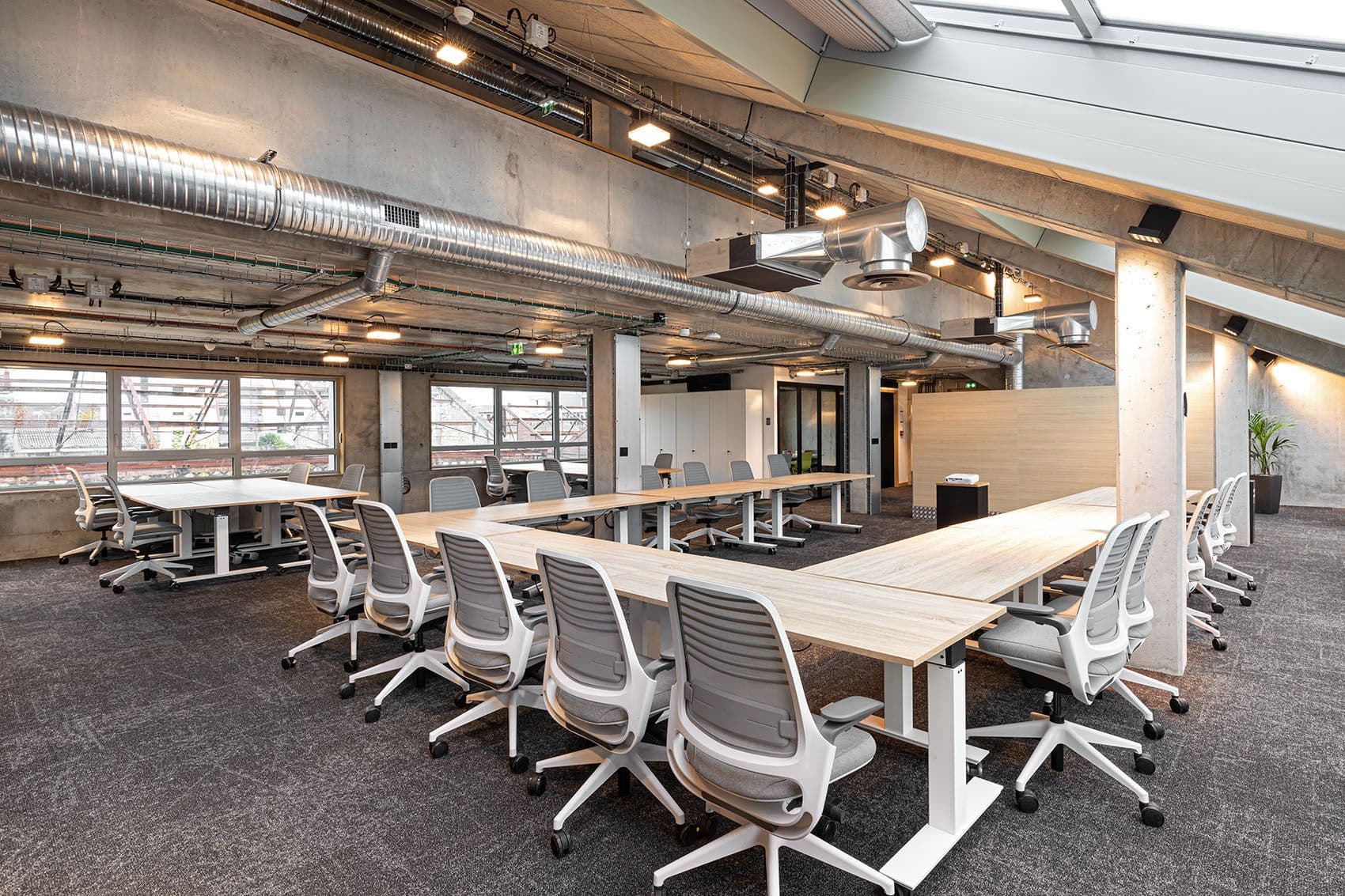 plateau de bureau indépendant location bordeaux