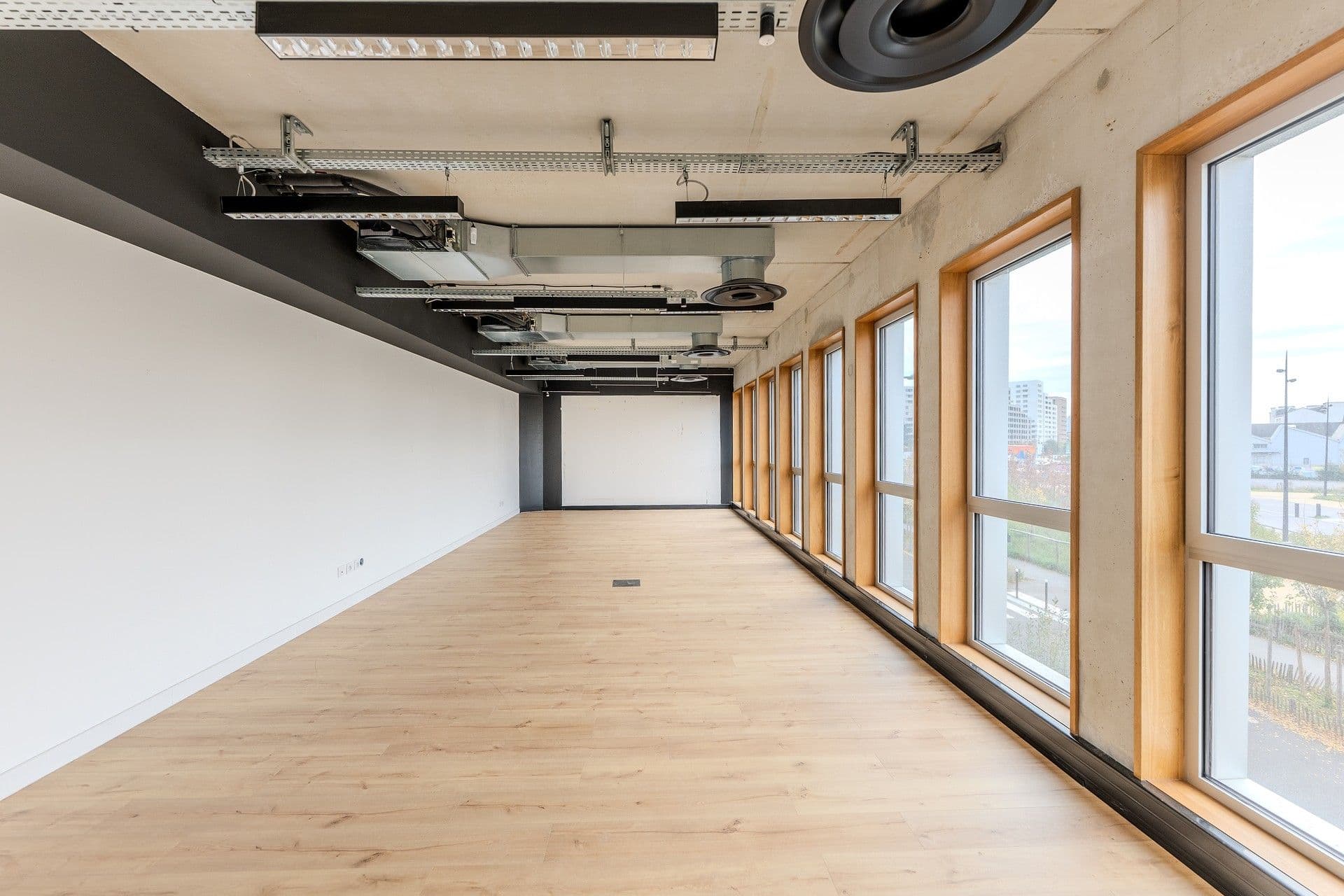 Plateau de bureau nu à Ivry-sur-Seine