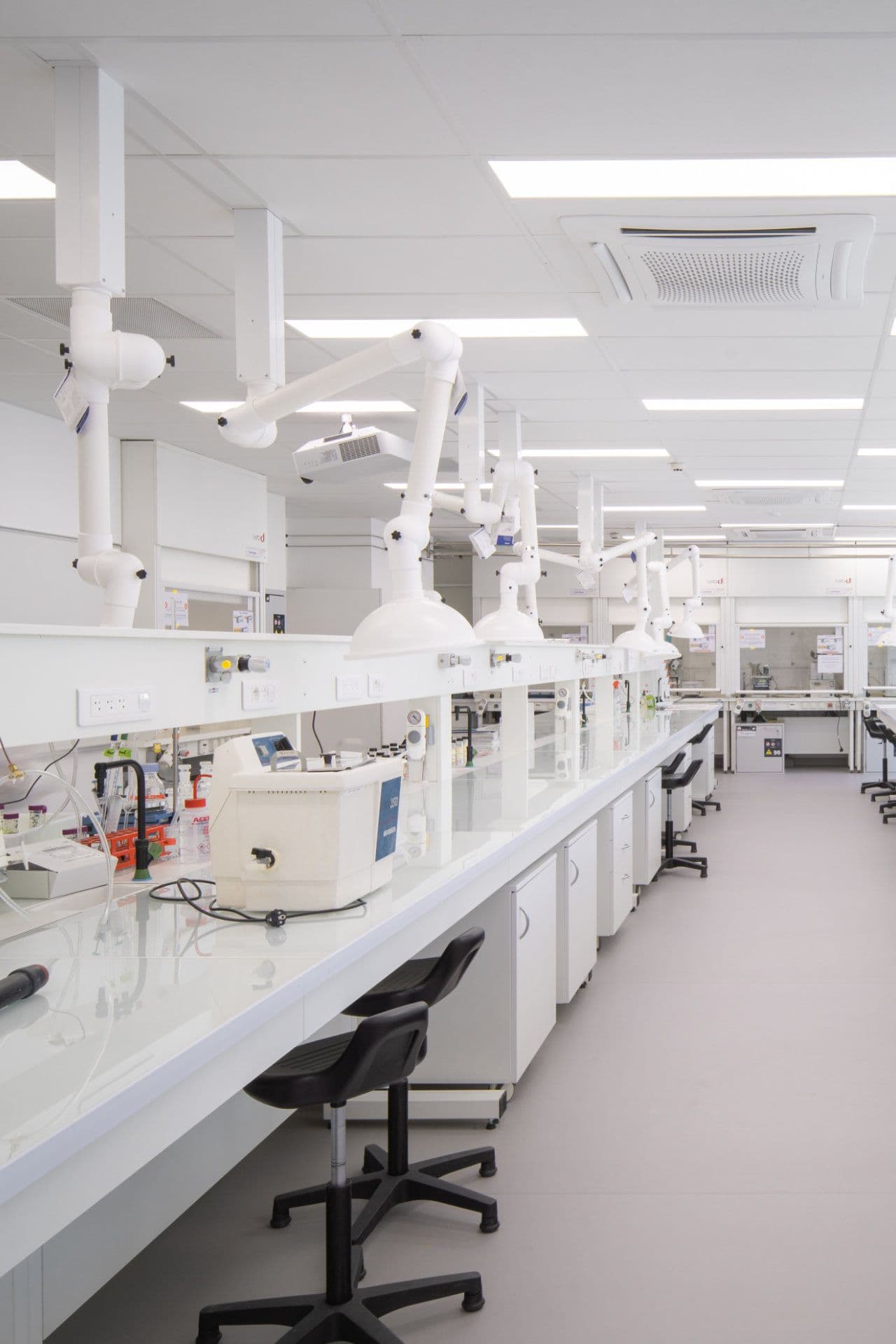 Laboratoires clé en main